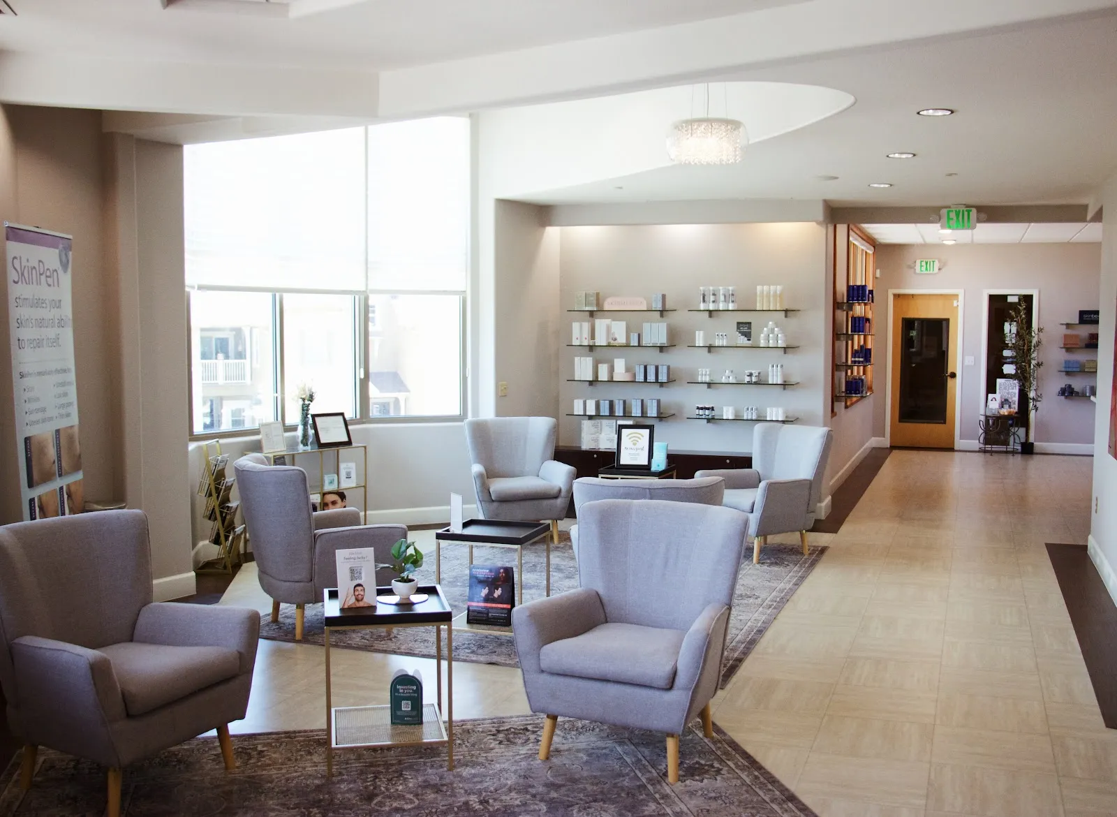 The lounge and retail area at the Genesis Colorado Springs clinic.